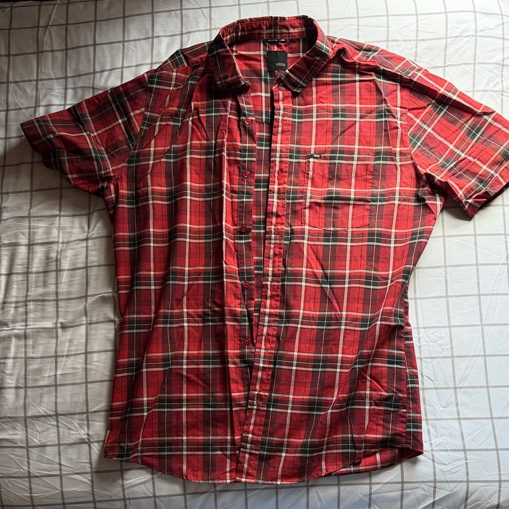 KR3W Red Plaid Short-Sleeve Button-Down Shirt